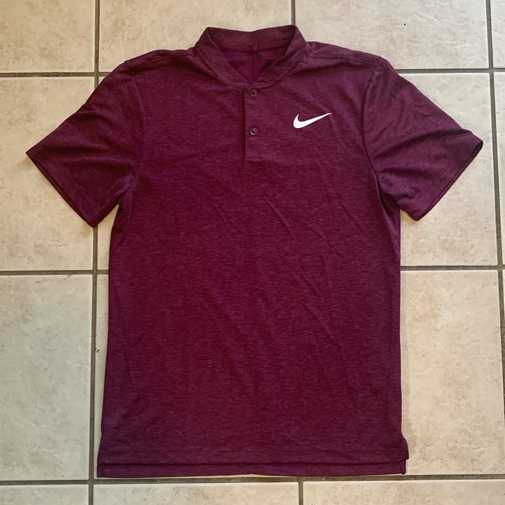 Men’s Small Nike Golf Dri-Fit Maroon Short Sleeve Shirt